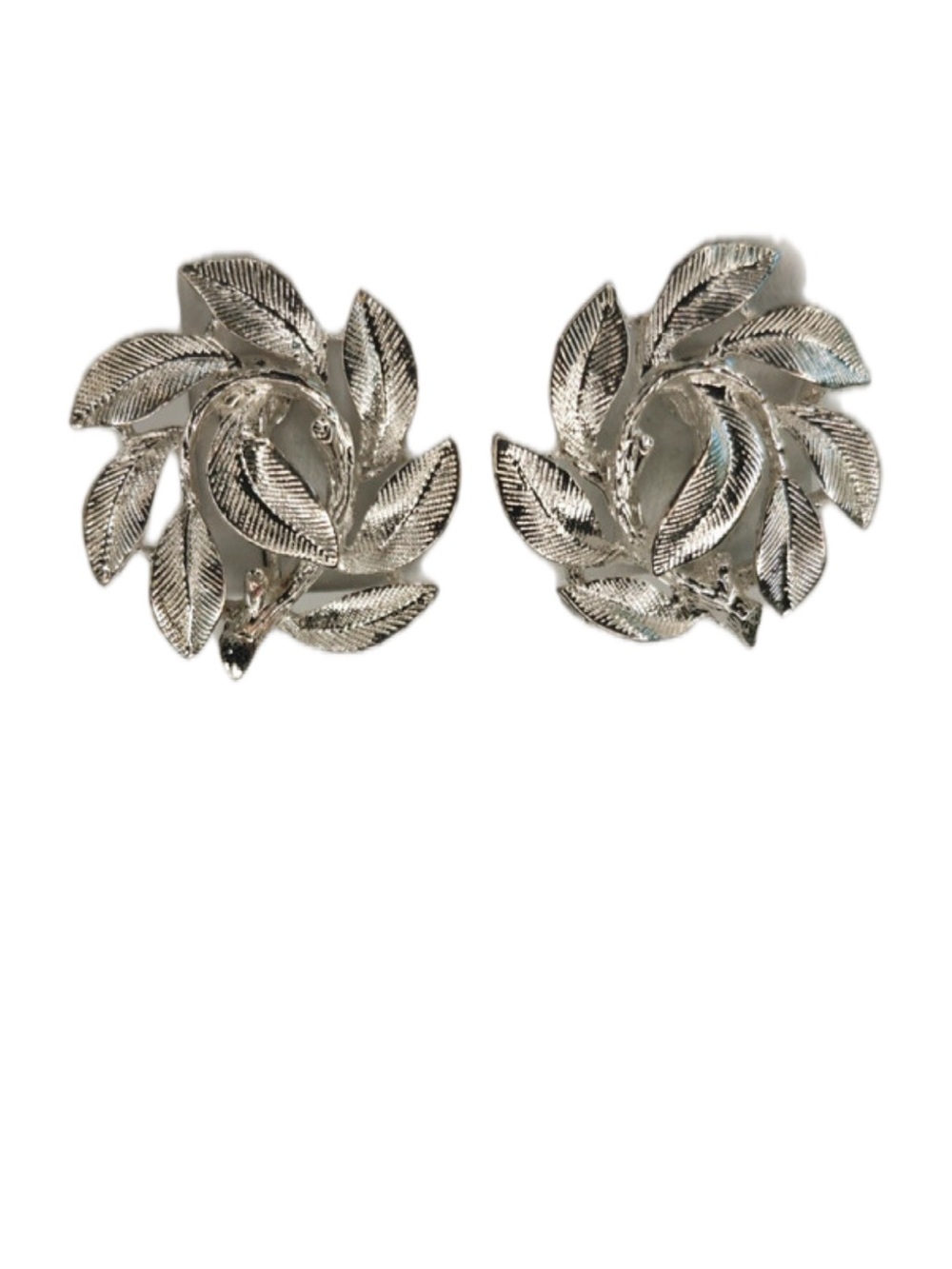 Vintage Napier Silver Leaf Wreath Clip-On Earrings